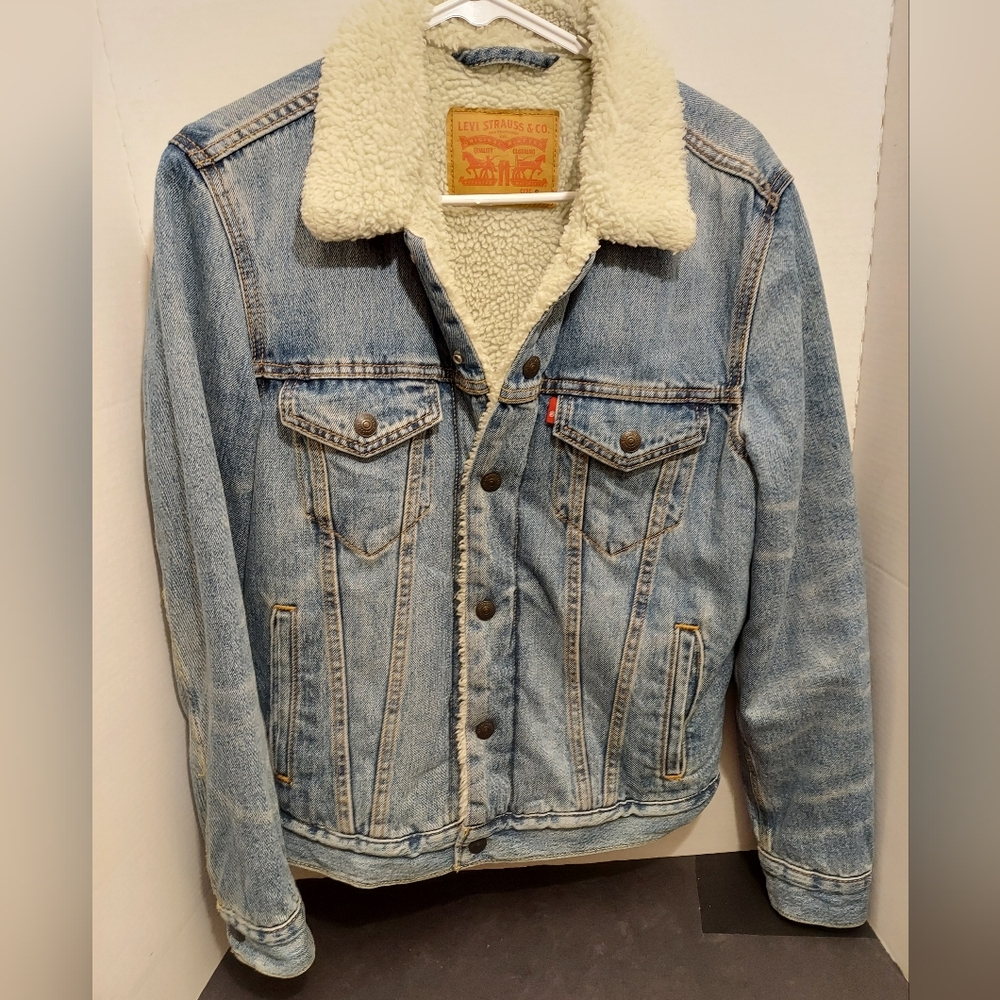 Levis Medium Wash Sherpa Lined Collar Denim Jean Jacket Vintage Trucker Style